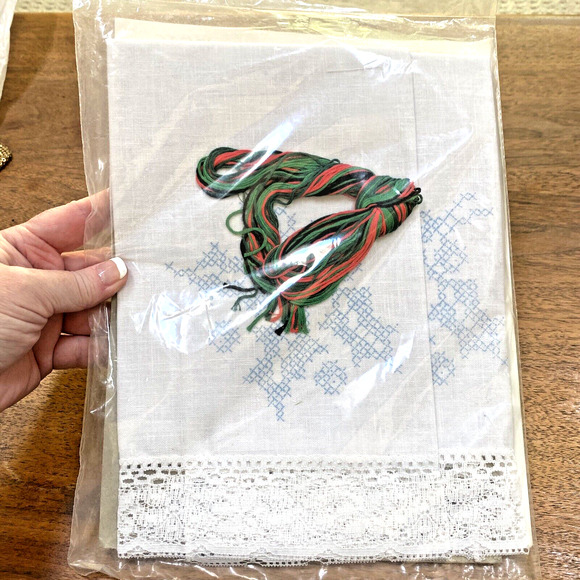 Progress Stamped Cross Stitch Holly Christmas kitchen towels (2) #1225 sealed - Picture 6 of 6